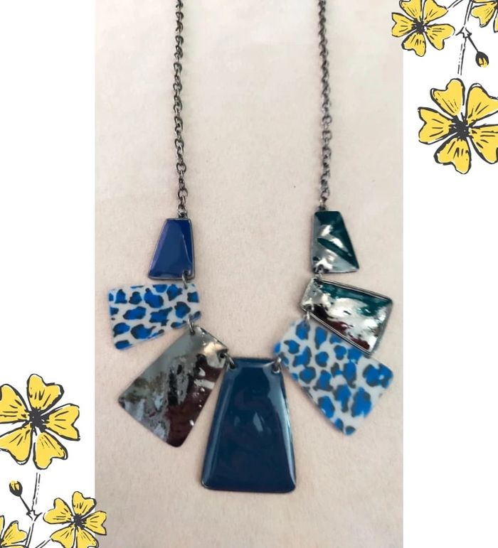 Collier graphique motifs panthère et émail bleu – Collection Brume Bleue - photo numéro 3