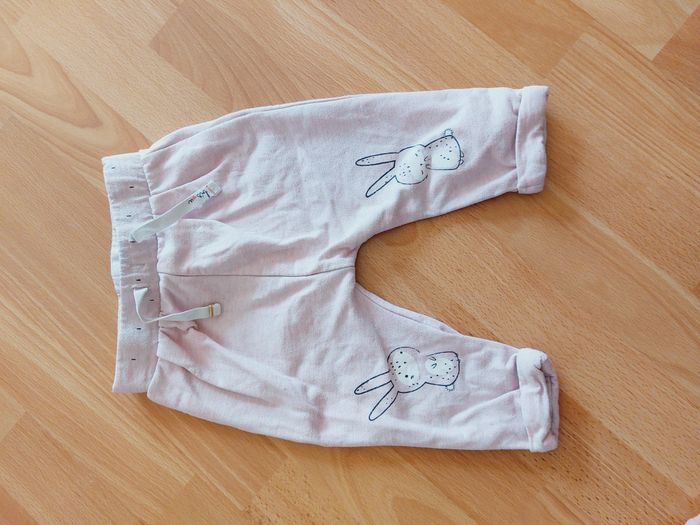 Lot 12 pièces fille : bodies + pyjamas + pulls + pantalons bon état 9 mois - 71 cms - photo numéro 8