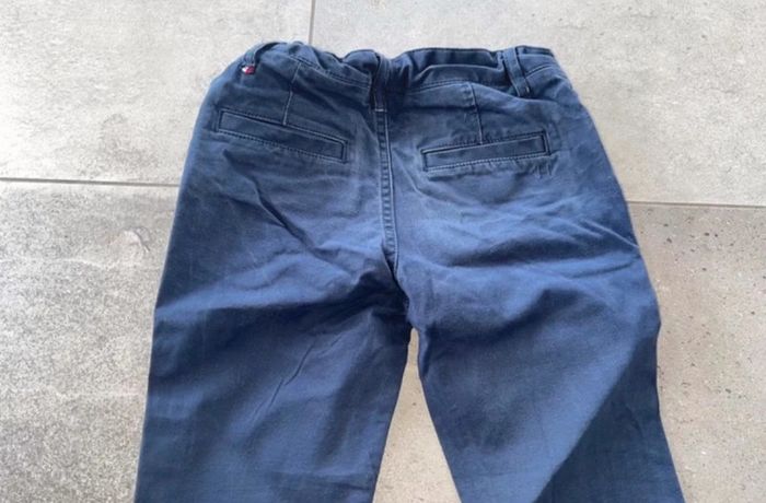 Pantalon tommy Hilfiger 8 ans bleu marine tbe  se resserre à la taille - photo numéro 4