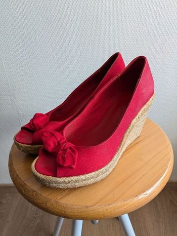 Compensées rouges Bershka taille 37