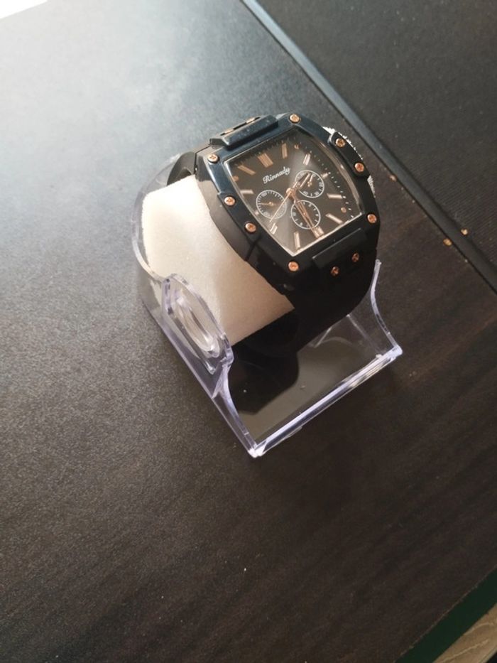 Montre femme Geneva. Neuve avec boîte - photo numéro 3