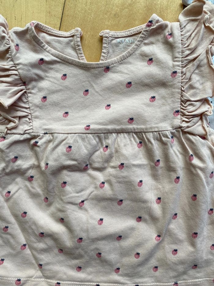 2 tee-shirts - 18 mois - - photo numéro 2