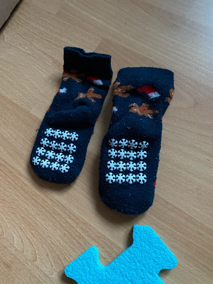 Chaussettes anti dérapantes Noël Taille 19/22 - photo numéro 2
