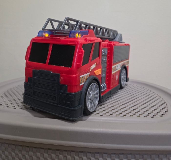 Camion de pompiers - photo numéro 4