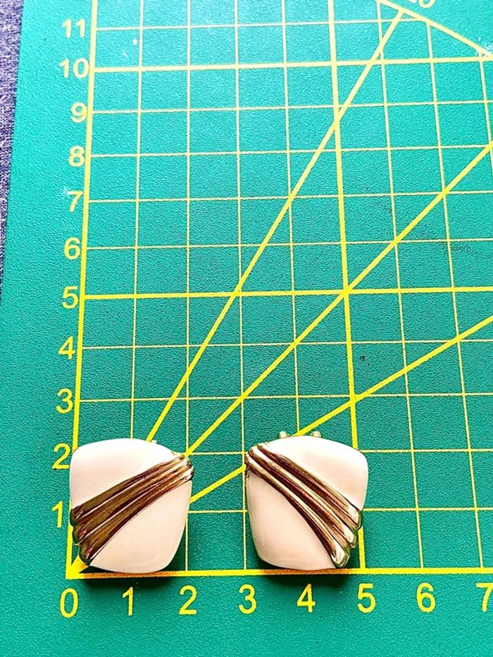 Très belle boucles d'oreilles vintage - photo numéro 2