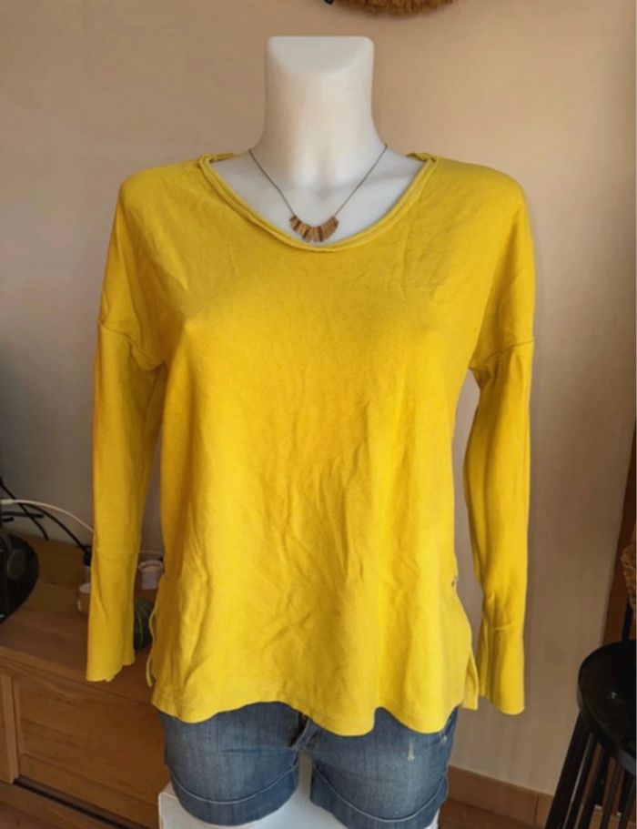 Pull jaune moutarde