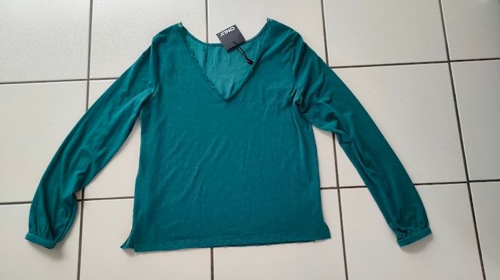 sweat only vert dos V bordure dentelle taille 36 NEUF - photo numéro 6