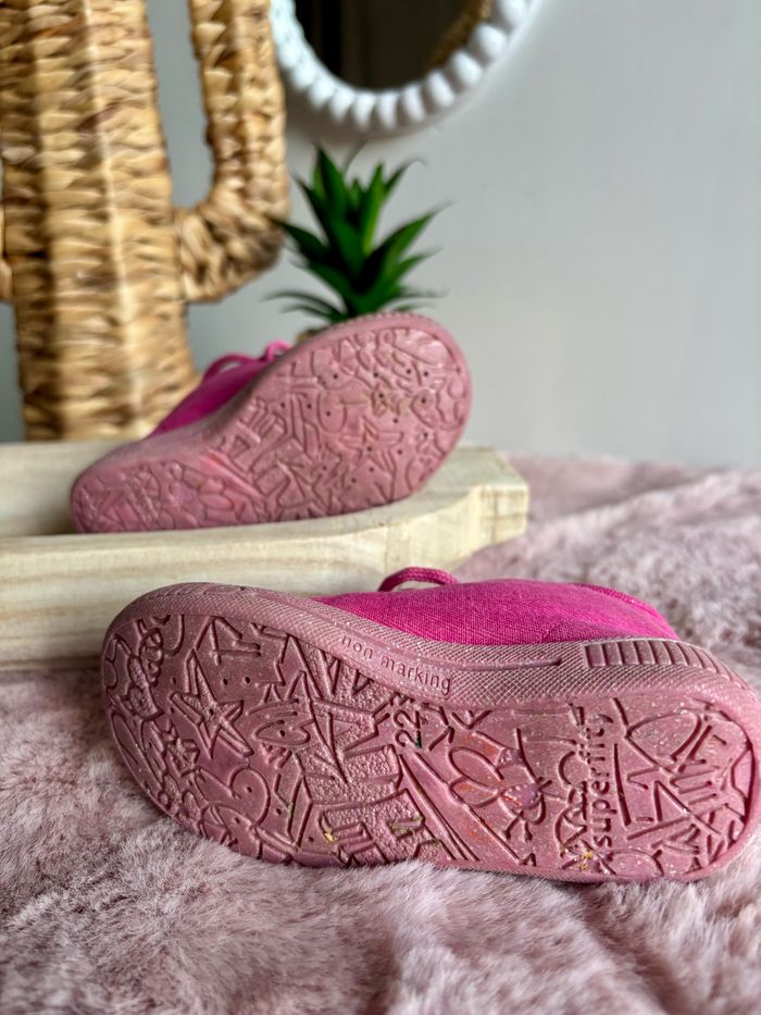 Chaussures SuperFit pointure 22 - photo numéro 7