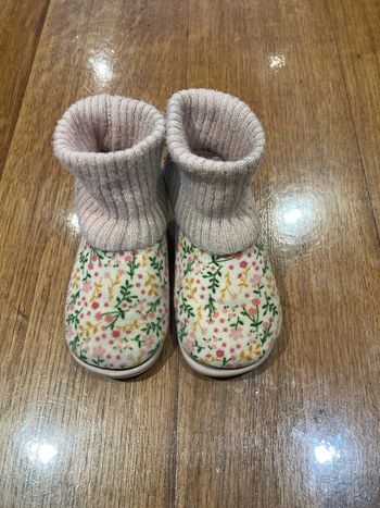 Chaussons a fleurs