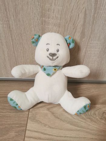 Petit ours en peluche