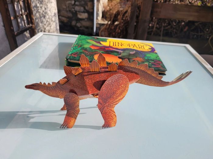 Magnifique livre animé Seuil Jeunesse Dinoparc, la préhistoire en 3D + modèles reduits dinosaures 53 - photo numéro 18