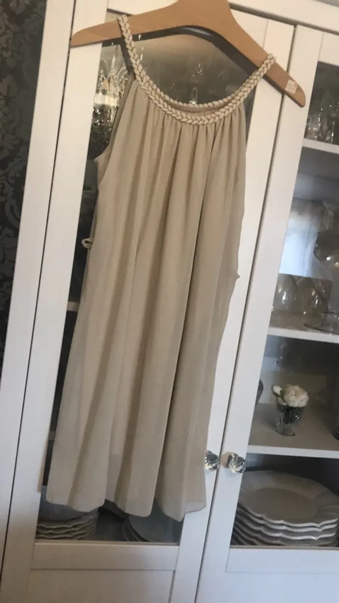 Robe beige - photo numéro 3