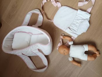 Poupon bébé  corolle 24cm ensemble  complet 