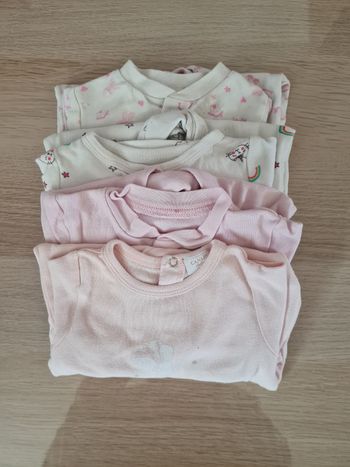 Lots 4 pyjamas fille 1 mois