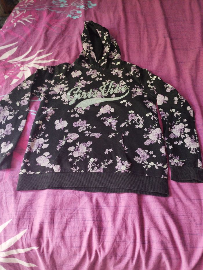 Sweat a capuche taille 158/164