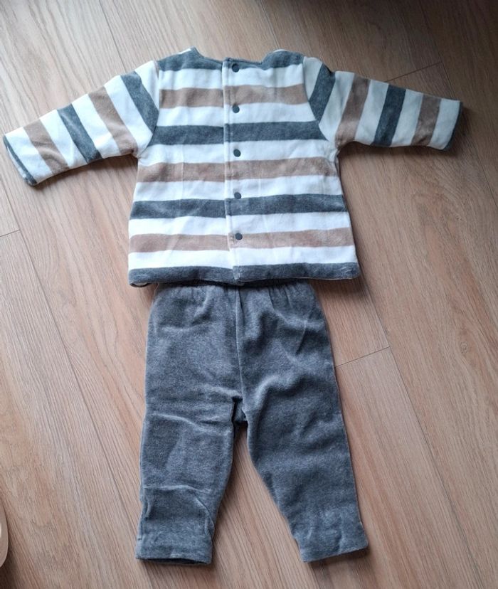 Pyjama 6 mois - photo numéro 2