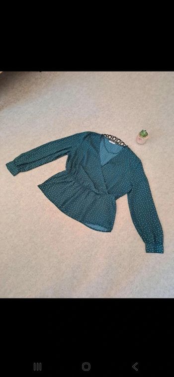 Blouse légère Verte a pois Taille 44 Camaîeu