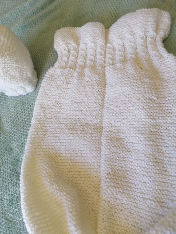Cocon d emmaillotage naissance avec bonnet fait mains - photo numéro 5