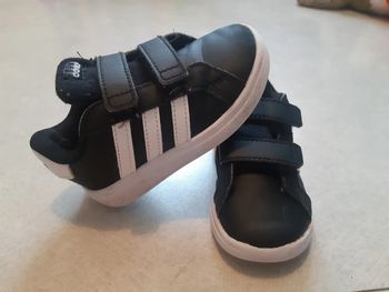 Baskets Adidas p. 23