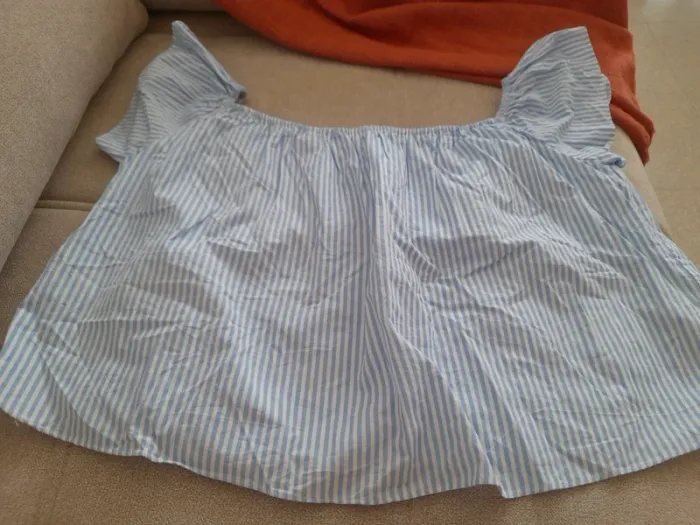 Blouse forme évasée épaules dénudées neuve Zara - photo numéro 3