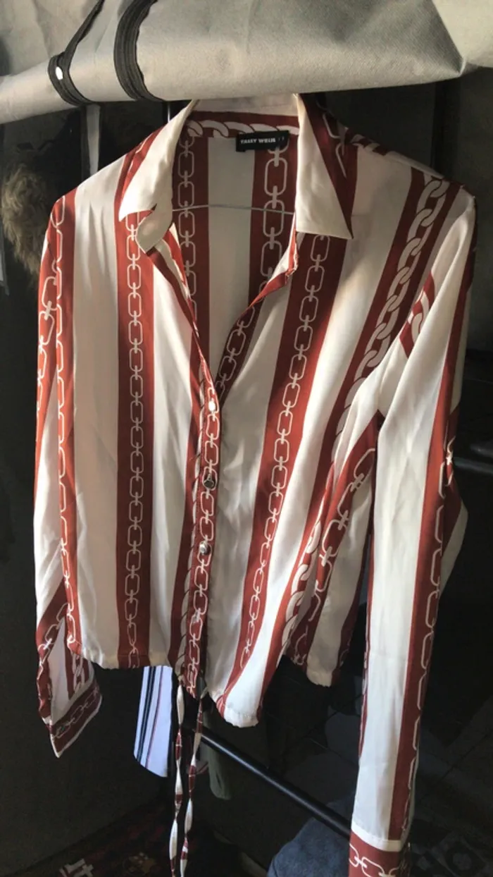 Chemise en polyester