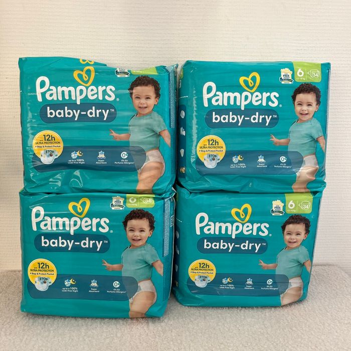 Lot de 4 Pampers baby-dry taille 6 ( 136 couches )