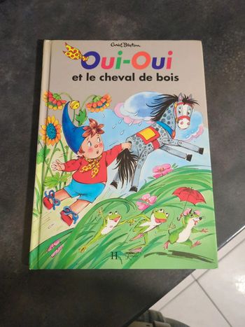 Livre Oui-Oui et le cheval de bois