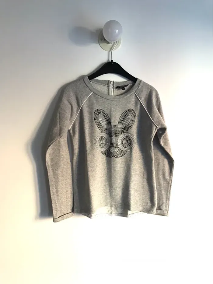 Petit haut gris à tête de lapin 8 ans