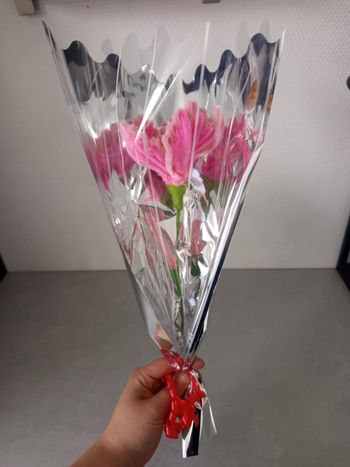 Fleur en chenille - prête à offrir 