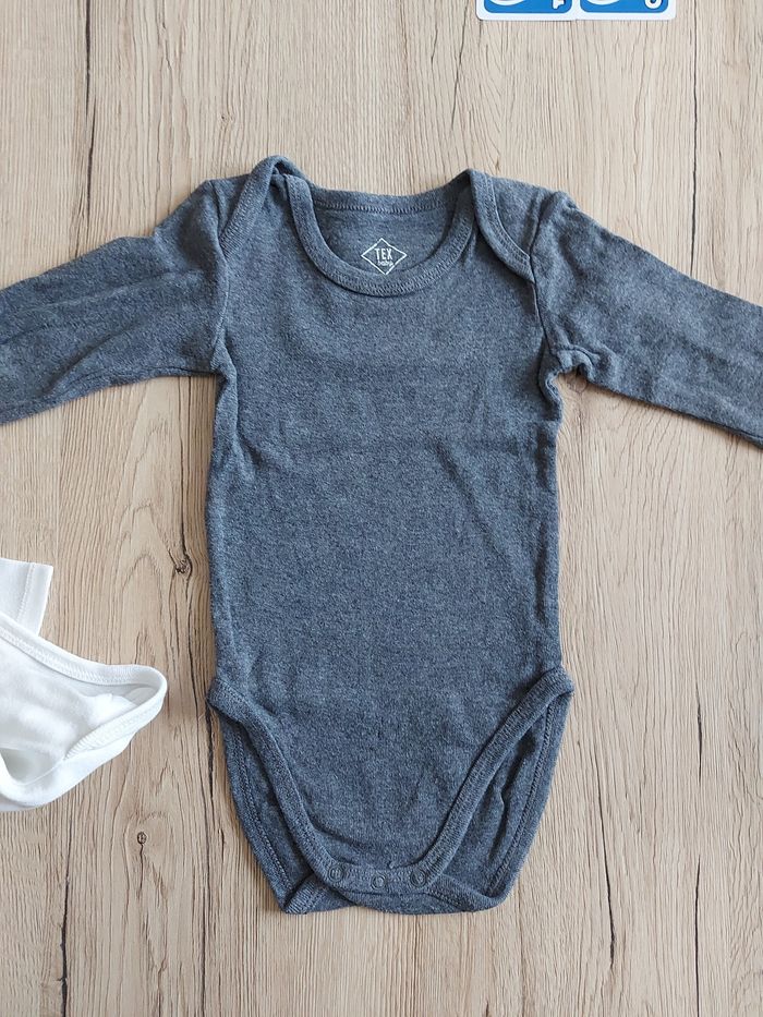 Lot de bodies - photo numéro 4