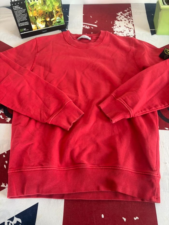 Sweat Stone Island taille S rouge patch sur l’épaule - photo numéro 4