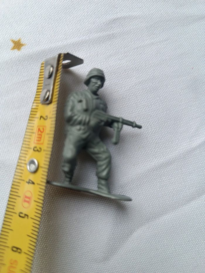 Petit soldat soldier chevalier knight 1995 lm Disney épée fusil argenté silver vert green gris grey - photo numéro 15