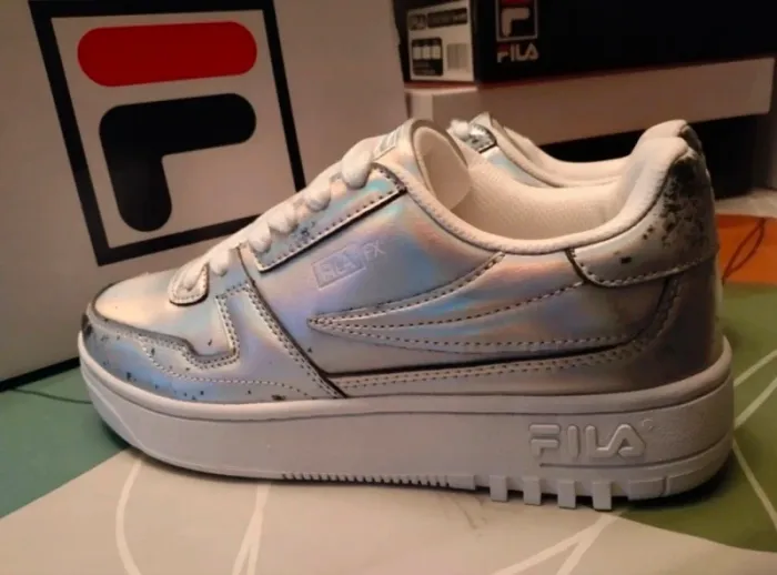 Paide de baskets sneakers femme marque Fila pointure 38 - photo numéro 4