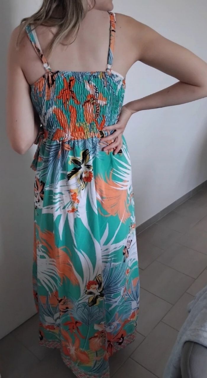 Jolie robe taille 36/38 - photo numéro 3