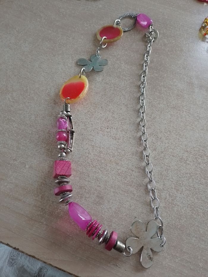 Collier rose fantaisie