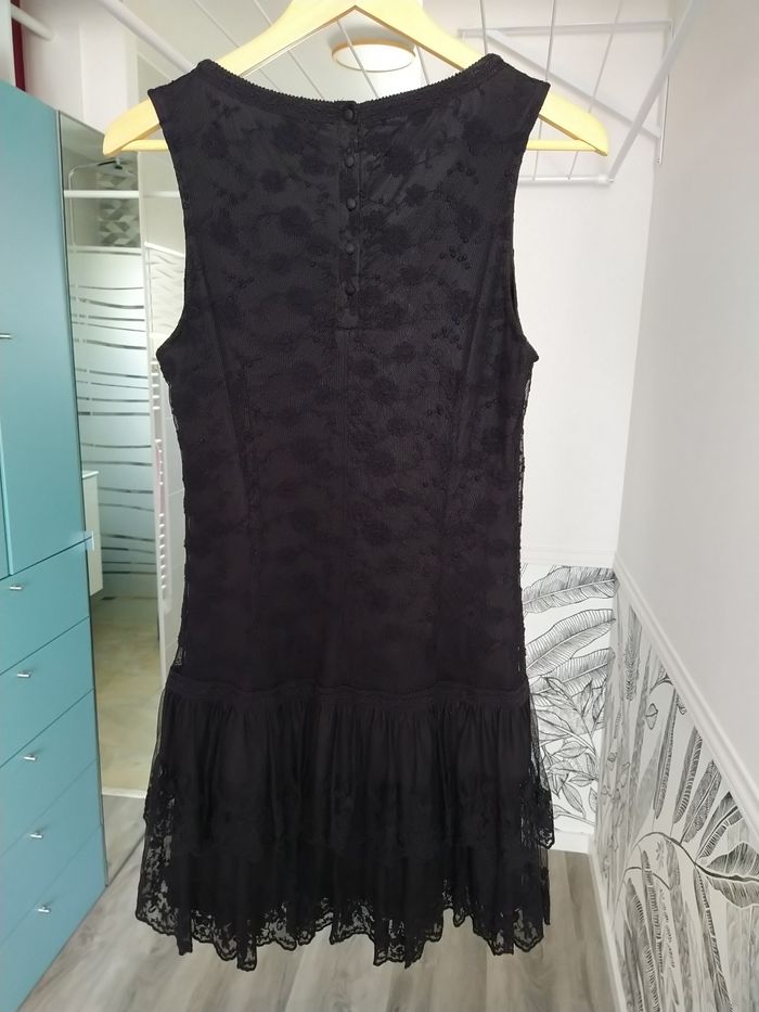 Robe courte dentelle - photo numéro 2