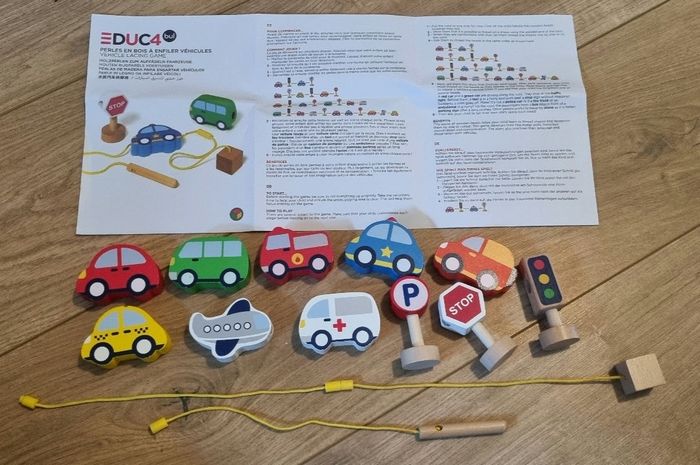 Jeu d enfilage, perle à enfiler  en bois voiture, oxybul - photo numéro 3
