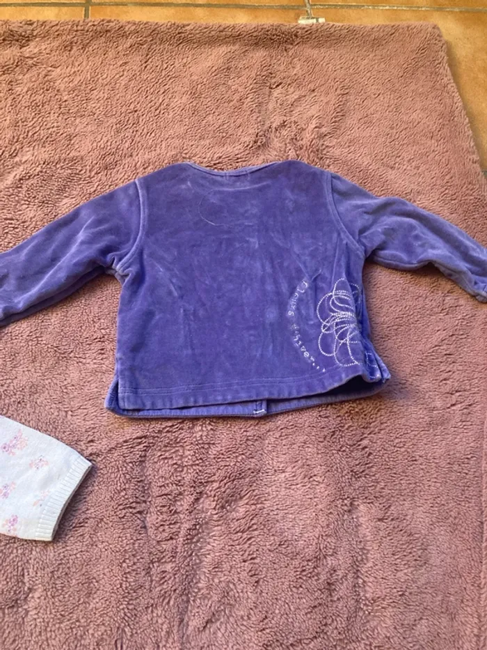 2 petits gilets 18 mois - photo numéro 7
