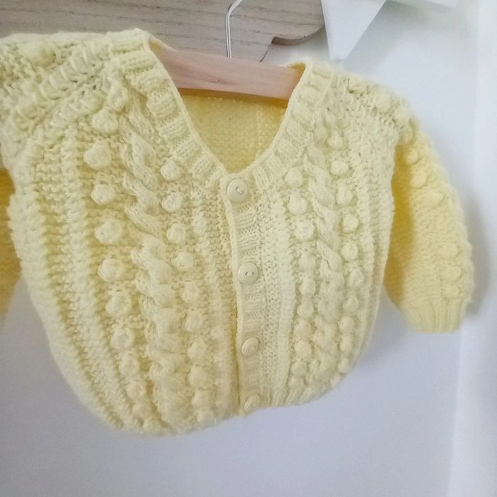 Gilet et bonnet tricote mains jaune Mixte 1-3M - photo numéro 2
