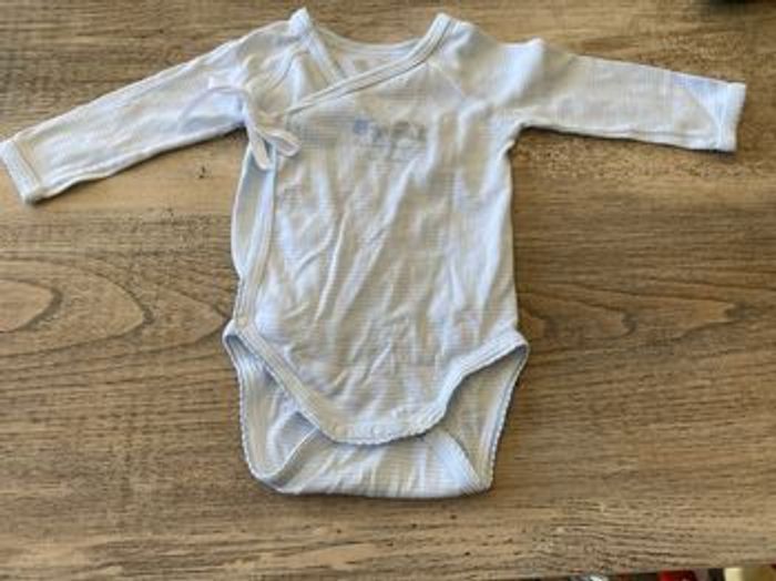Lot vêtements bébé unisexe garçon ou fille bodies et pyjamas taille 3 mois - photo numéro 4