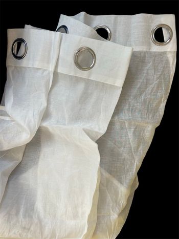 Paire de rideaux en voile blanc 