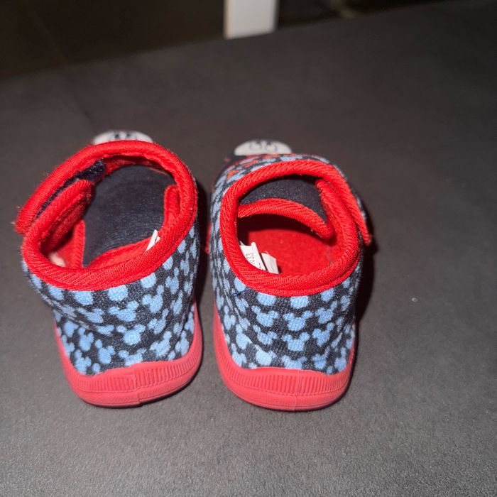 Pantoufles Mickey - photo numéro 2