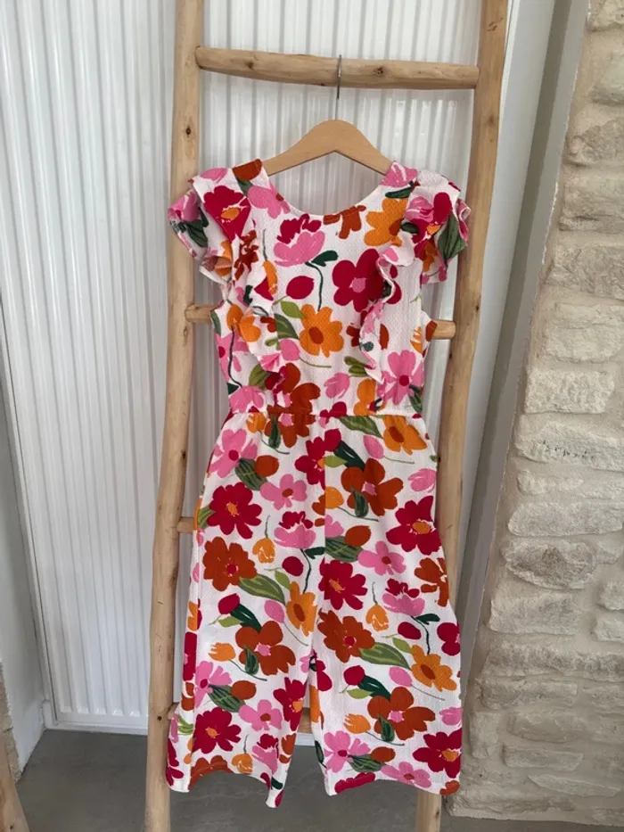 Combinaison fleurie taille 8 ans - 5 €