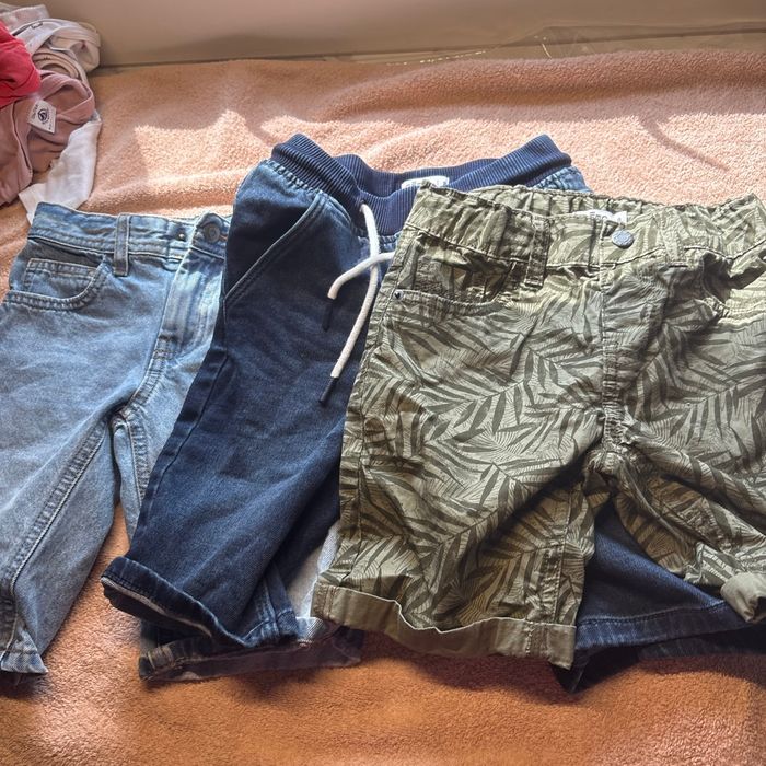 Lot short taille 8 ans