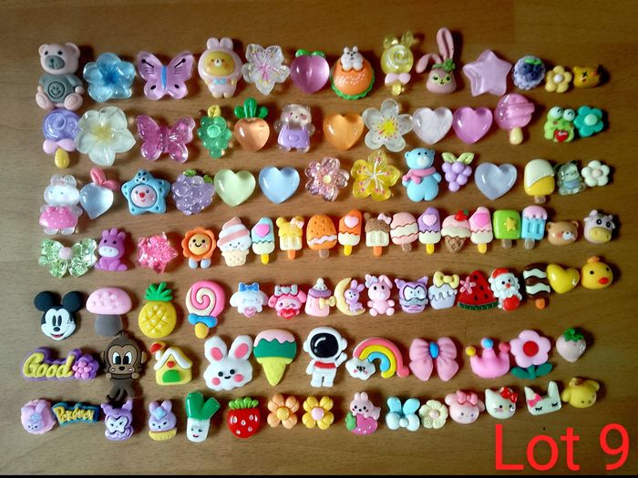 Figurines