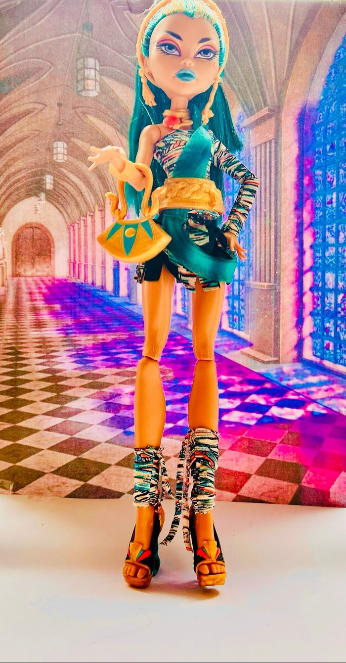 lot de 2 poupées Monster High de la marque Mattel, de la vague School's Out Wave 2 et de la vague Basic Wave 3. - photo numéro 6