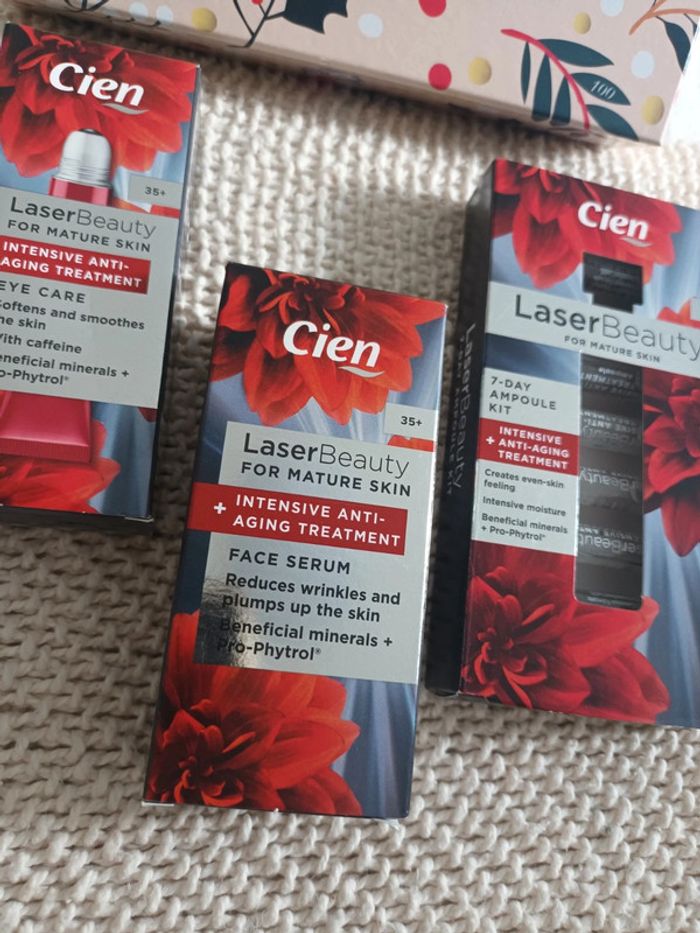 Lot de soins pour le Visage à l'acide hyaluronique neufs - photo numéro 4