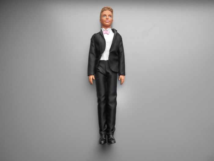 Poupée Ken "marié" (Mattel) de 2012