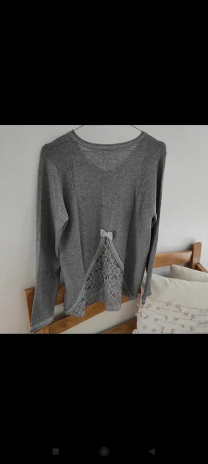 Pull femme col en V taille unique très bon état - photo numéro 2