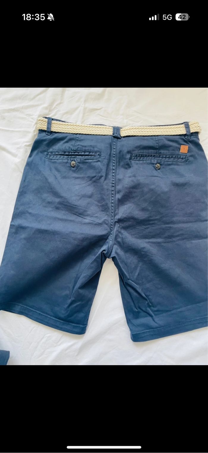 Short avec ceinture marine, neuf sans étiquette , T . M - photo numéro 4